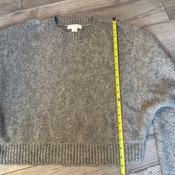Grey H&M Crop Sweater - Picture 4 of 5
